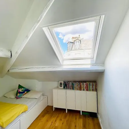 Architect-designed Duplex Saint-germain-des-pres דירה *